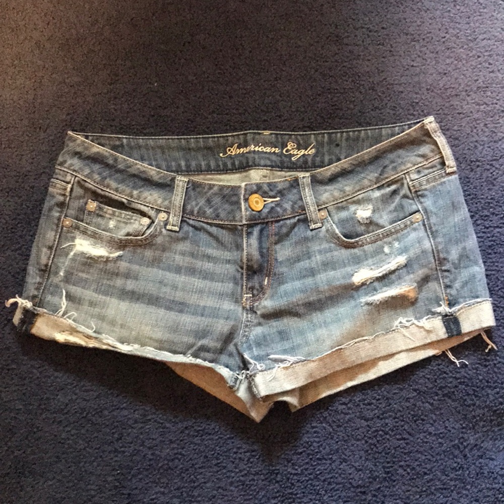 AMERICAN EAGLE cutoffs